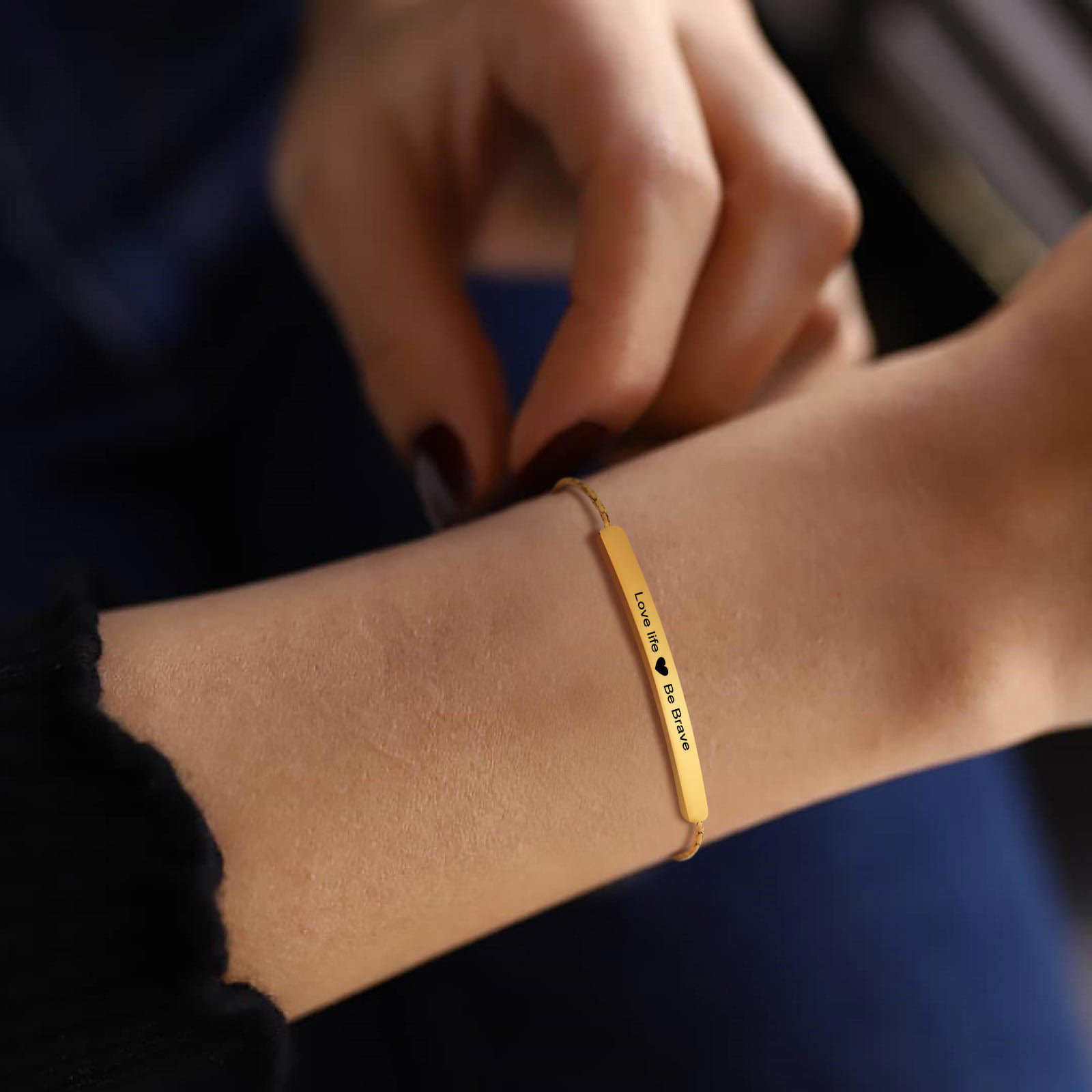 Personalized Engraved Bar Brac - Coordinates Bracelet recension och pris