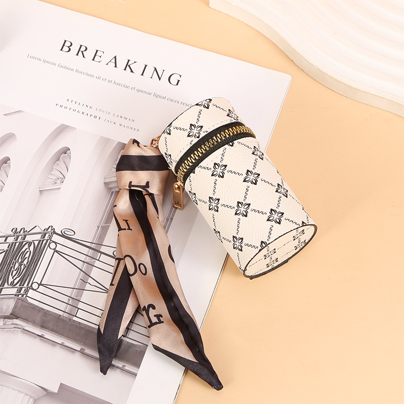 Scarf Pattern Lipstick Keychai - Monogram Keychain Leather recension och pris
