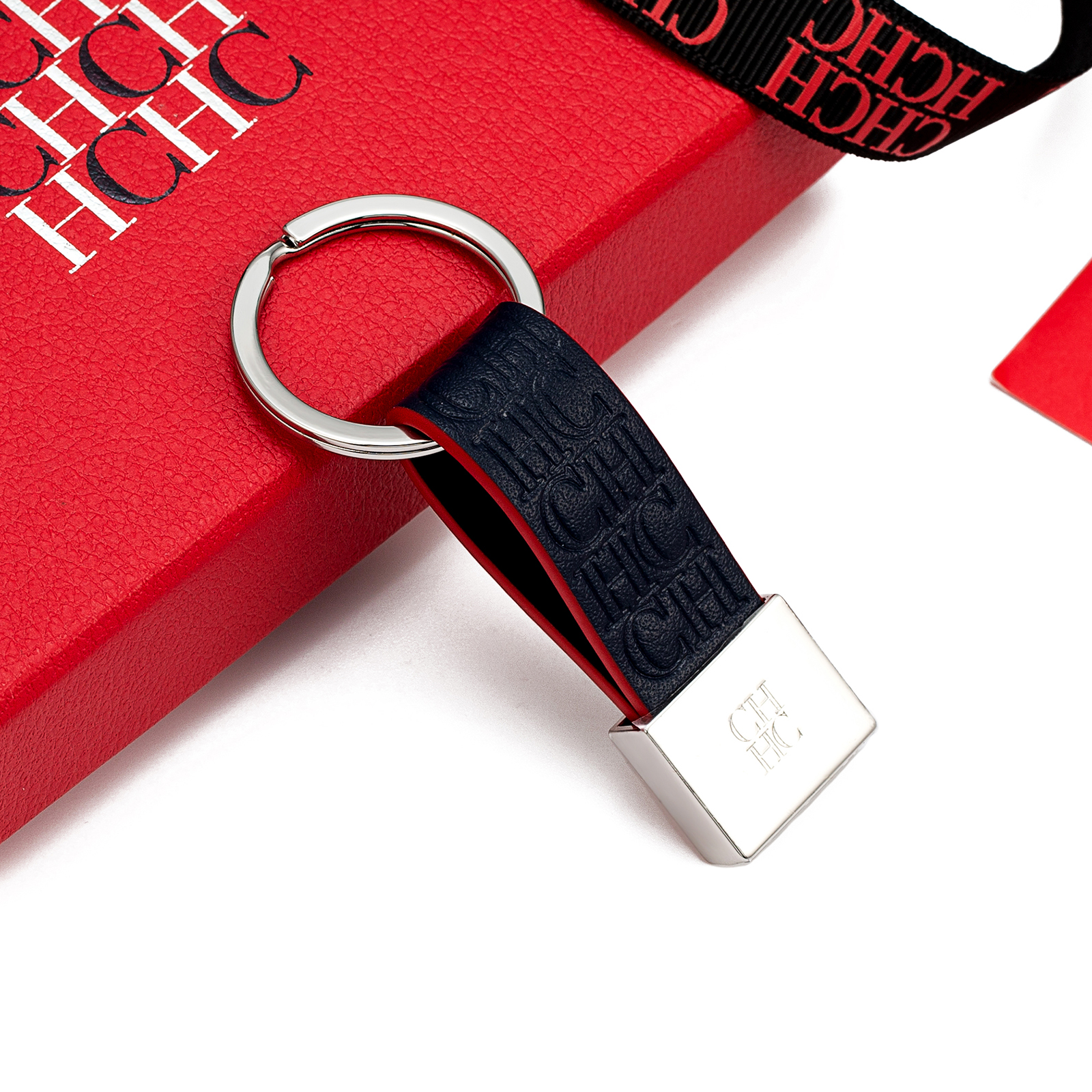 CH Embossed Monogram Leather K - Monogram Keychain Leather recension och pris