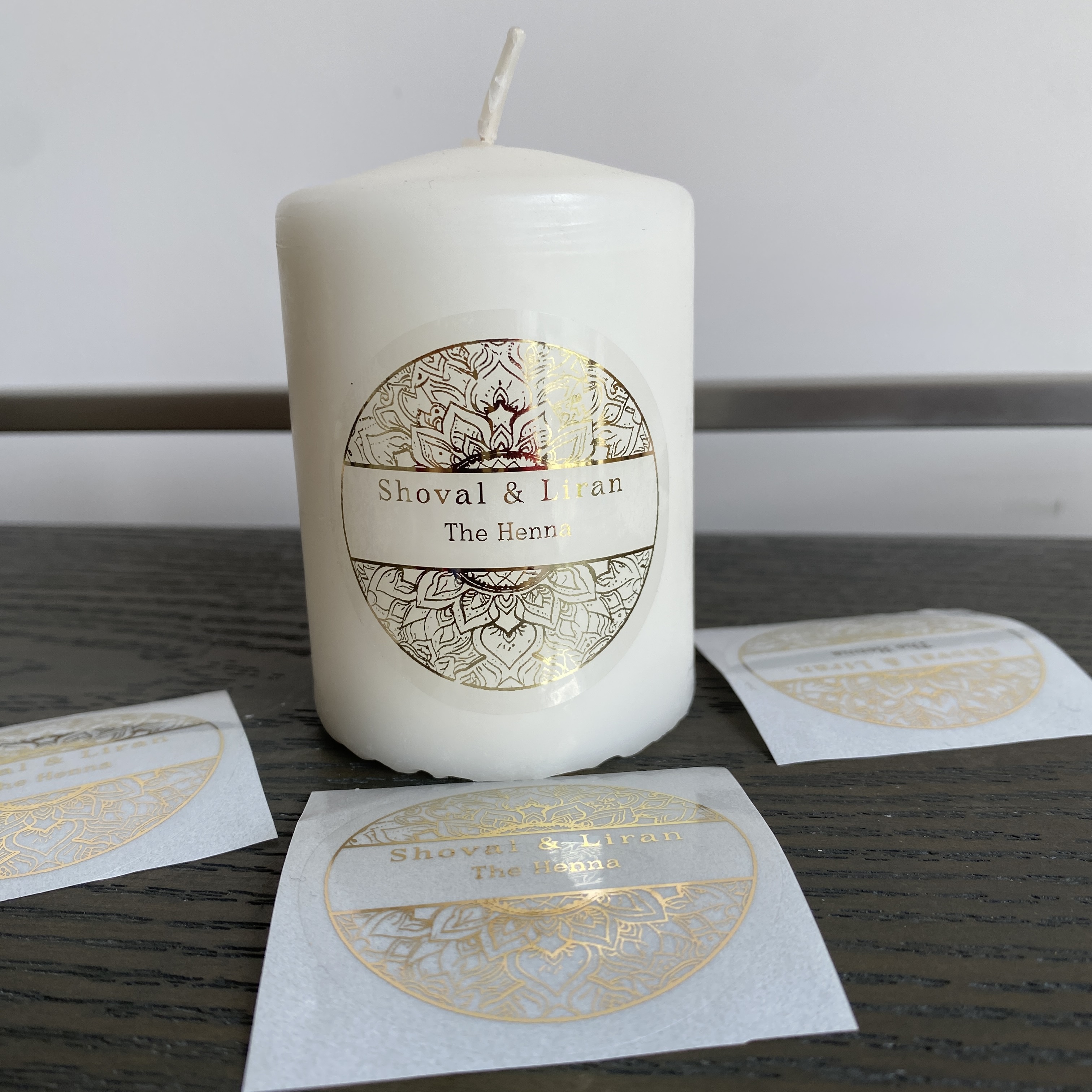 Custom henna day candle sticke - Personalised Candle Label recension och pris