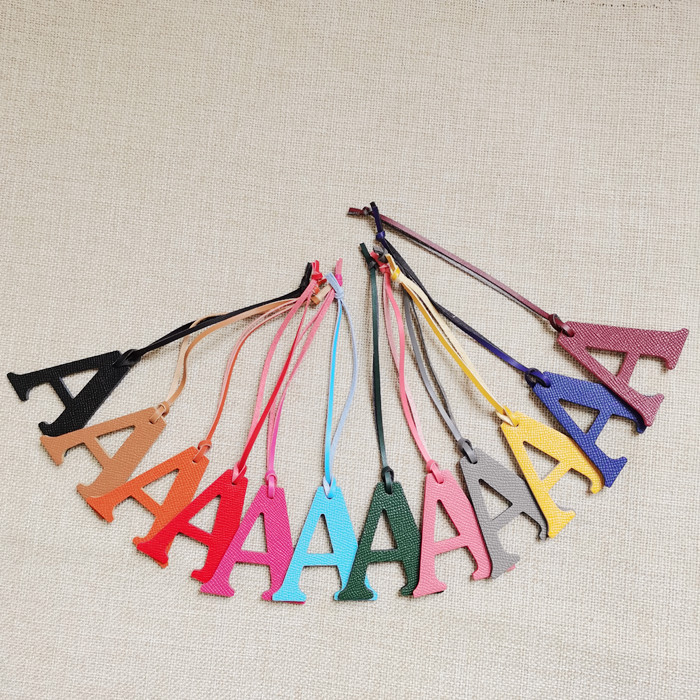 English Letter A B C D E F G A - Monogram Keychain Leather recension och pris