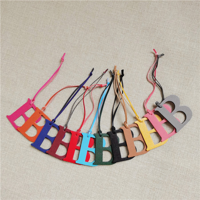 English Letter A B C D E F G A - Monogram Keychain Leather recension och pris