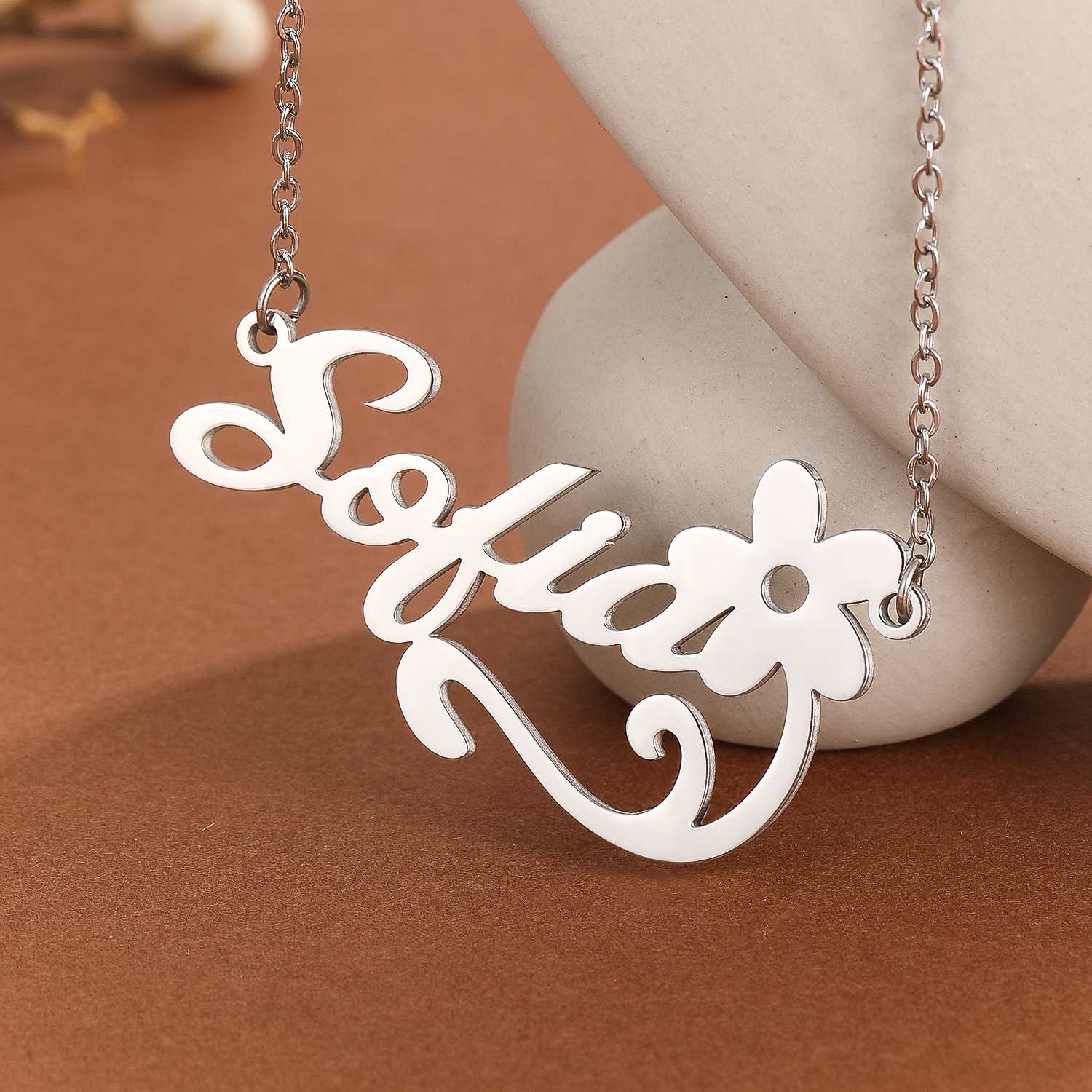 Stainless Steel Flower Letter  - Name Necklace Custom recension och pris