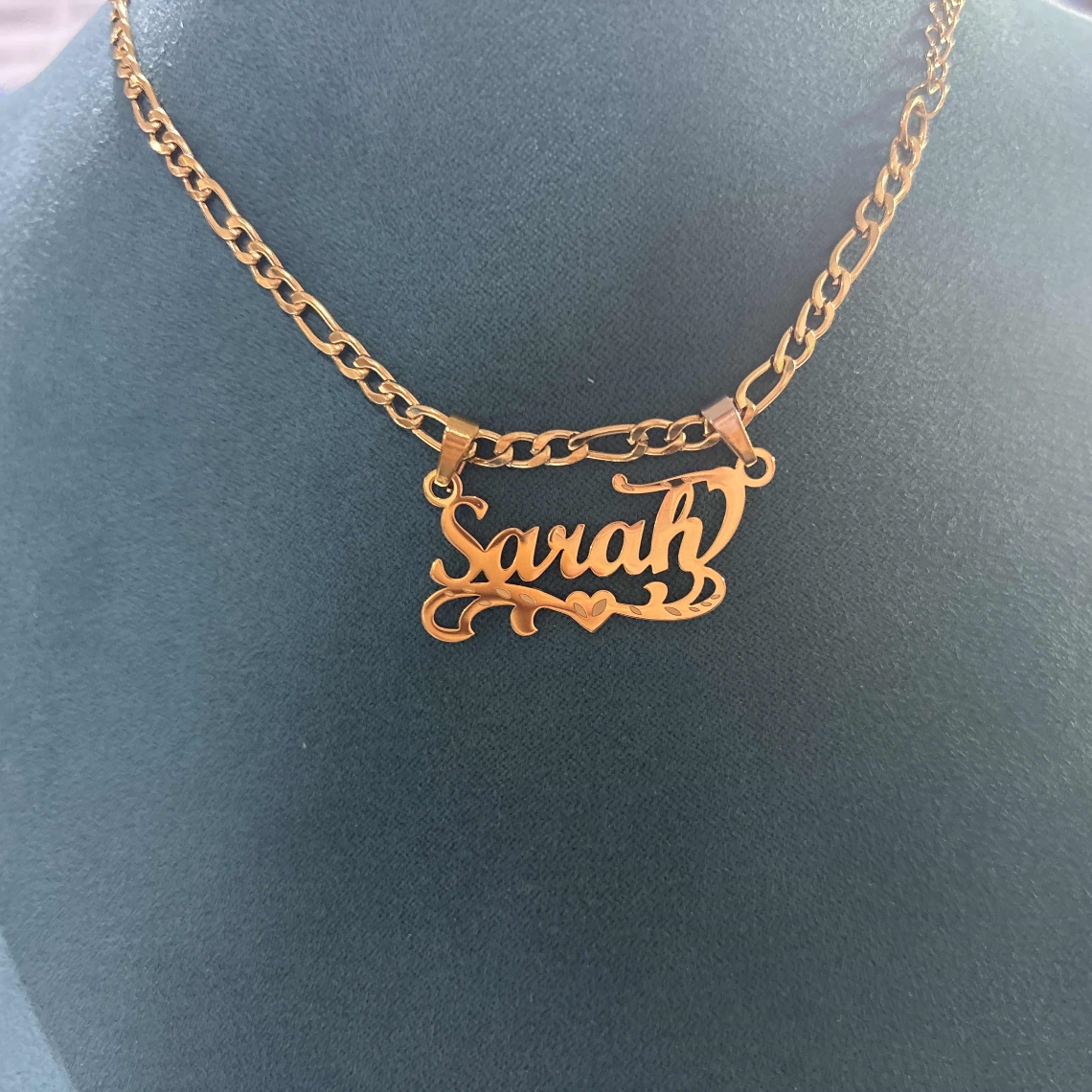 Custom Figaro Chain Heart Name - Name Necklace Custom recension och pris