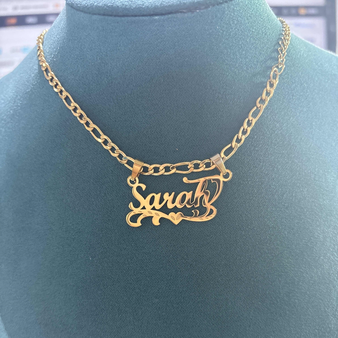 Custom Figaro Chain Heart Name - Name Necklace Custom recension och pris
