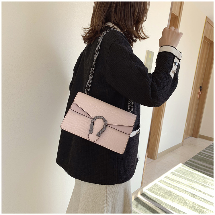 Scarf Pattern Lipstick Keychai - Monogram Keychain Leather recension och pris